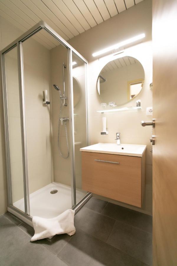 Das Reinisch Just Rooms Schwechat Exterior foto